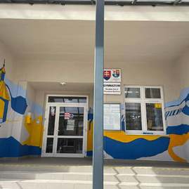 Zväčšiť fotografiu - Jazykovo zdatní študenti nebudú musieť za vzdelaním cestovať - Zdroj_GYM PB