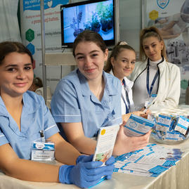 Zväčšiť fotografiu - Jedinečná výstava po dvoch rokoch opäť v krajskom meste - 20221006_TN_Stredoskolak_037w