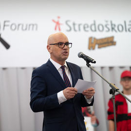Zväčšiť fotografiu - Jedinečná výstava po dvoch rokoch opäť v krajskom meste - 20221006_TN_Stredoskolak_041w