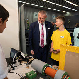 Zväčšiť fotografiu - Jedinečná výstava po dvoch rokoch opäť v krajskom meste - 20221006_TN_Stredoskolak_087w