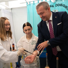 Zväčšiť fotografiu - Jedinečná výstava po dvoch rokoch opäť v krajskom meste - 20221006_TN_Stredoskolak_089w