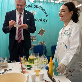 Zväčšiť fotografiu - Jedinečná výstava po dvoch rokoch opäť v krajskom meste - 20221006_TN_Stredoskolak_092w