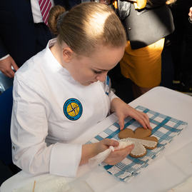 Zväčšiť fotografiu - Jedinečná výstava po dvoch rokoch opäť v krajskom meste - 20221006_TN_Stredoskolak_104w