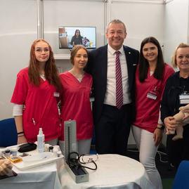 Zväčšiť fotografiu - Jedinečná výstava po dvoch rokoch opäť v krajskom meste - 20221006_TN_Stredoskolak_107w