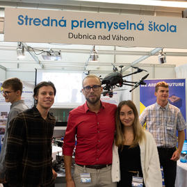 Zväčšiť fotografiu - Jedinečná výstava po dvoch rokoch opäť v krajskom meste - 20221006_TN_Stredoskolak_158w