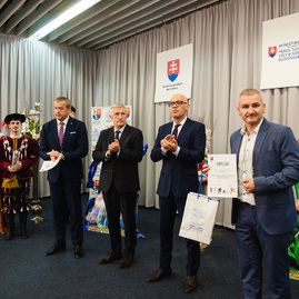 Zväčšiť fotografiu - Jedinečná výstava po dvoch rokoch opäť v krajskom meste - TSK_Stredoškolák22_mini (45 of 107)