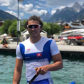 K rýchlostnej kanoistike ho priviedli spolužiaci, ktorých po pár týždňoch prestala baviť. študent dominik olexík zo soš stavebnej e. belluša to dotiahol až na majstrovstvá sveta. - Olexik MEJ