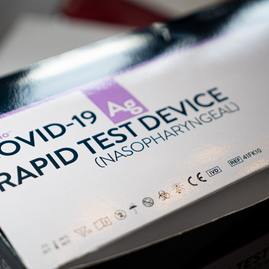 Zväčšiť fotografiu - Kraj je pripravený na školské testovanie a návrat detí do škôl - mika-baumeister-GqWsSCwz59A-unsplash