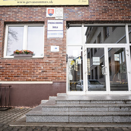 Zväčšiť fotografiu - Kraj odstraňuje bariéry vo väčšine župných stredných škôl - TSK_KD_mini-48
