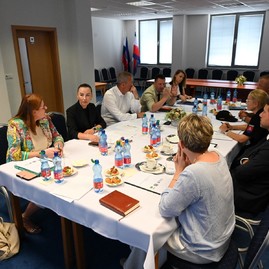 Zväčšiť fotografiu - Kraj podáva pomocnú ruku v oblasti ochrany detí v rizikových situáciách