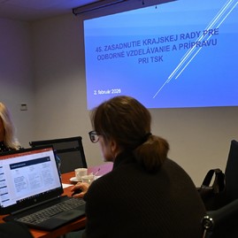 Zväčšiť fotografiu - Krajské štipendiá fungujú, stredné školstvo prechádza množstvom legislatívnych zmien