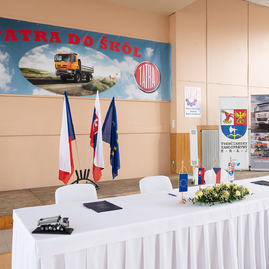 Zväčšiť fotografiu - Legendárne „tatrovky“ pilotne skladajú na dvoch župných školách - 20211112_BN_SOS_TATRA_004w