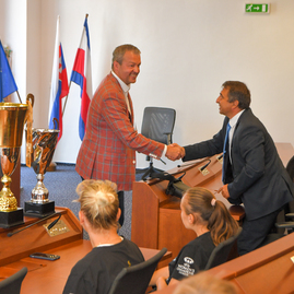 Zväčšiť fotografiu - Majsterky slovenska na župnom úrade - Foto-3213