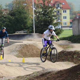 Milovníci cyklistiky v bošáci sa tešia z novej pumptrackovej trate - IMG_3672