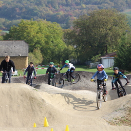 Milovníci cyklistiky v bošáci sa tešia z novej pumptrackovej trate - IMG_3691