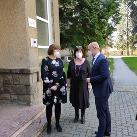 Zväčšiť fotografiu - Ministerská návšteva na pôde gymnázia v dubnici nad váhom - IMG_20210409_113248