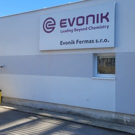 Zväčšiť fotografiu - Mladí chemici z novák zažiarili na celoštátnej olympiáde - 