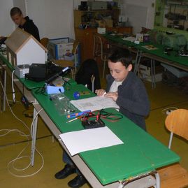 Mladí elektrotechnici súťažili v soš pod sokolicami v trenčíne - image004