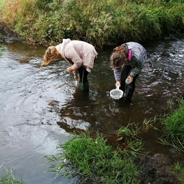 Zväčšiť fotografiu - Mladí environmentalisti zo soš nováky opäť skúmali životné prostredie - IMG_20200928_104604