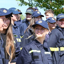 Zväčšiť fotografiu - Mladí hasiči absolvovali výcvikový tábor na Kopaniciach, hasiči dostali defibrilátory aj stan