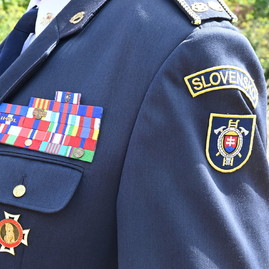 Zväčšiť fotografiu - Mladí hasiči absolvovali výcvikový tábor na Kopaniciach, hasiči dostali defibrilátory aj stan