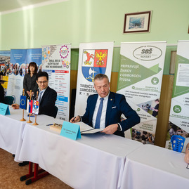 Zväčšiť fotografiu - Mobis slovakia prináša nové príležitosti pre žiakov piatich župných škôl - 