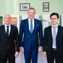 Zväčšiť fotografiu - Mobis slovakia prináša nové príležitosti pre žiakov piatich župných škôl - 