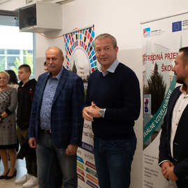 Zväčšiť fotografiu - Moderné športové zázemie má aj novomestská priemyslovka - 20220919_TSK_195w