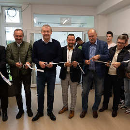 Zväčšiť fotografiu - Moderné športové zázemie má aj novomestská priemyslovka - 20220919_TSK_198w