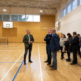 Zväčšiť fotografiu - Moderné športové zázemie má aj novomestská priemyslovka - 20220919_TSK_227w