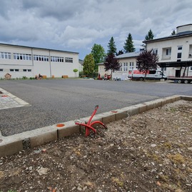 Multifunkčné ihrisko na gymnáziu v púchove už aj s hracou plochou - 20190813_142206