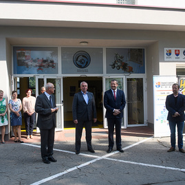 Na dubnickej strednej priemyselnej škole už zajtra začínajú práce na komplexnej rekonštrukcii strechy - 20170530_DUBNICA_TSK_foto_Radovan_Stoklasa_001w
