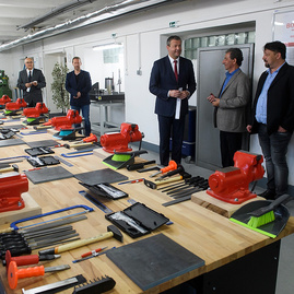 Na dubnickej strednej priemyselnej škole už zajtra začínajú práce na komplexnej rekonštrukcii strechy - 20170530_DUBNICA_TSK_foto_Radovan_Stoklasa_036w