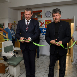 Na gymnáziu j. jesenského vyučujú s využitím moderného interaktívneho displeja, v css bánovce nad bebravou prekonávajú bariéry - 20170503_BN_TSK_foto_Radovan_Stoklasa_0171w