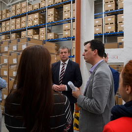 Na gymnáziu j. jesenského vyučujú s využitím moderného interaktívneho displeja, v css bánovce nad bebravou prekonávajú bariéry - 20170503_BN_TSK_foto_Radovan_Stoklasa_0197w