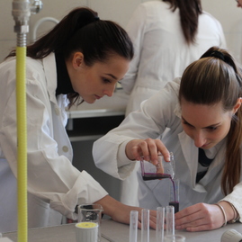 Na gymnáziu v púchove sa vyučuje v 3 zrekonštruovaných prírodovedných laboratóriách - IMG_5131