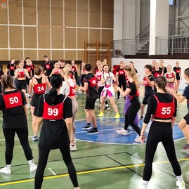 Zväčšiť fotografiu - Na krajskom kole maratónu aerobiku súťažilo 18 stredných škôl - 5. Zdroj Krajské centrum voľného času