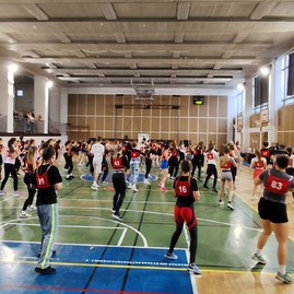 Zväčšiť fotografiu - Na krajskom kole maratónu aerobiku súťažilo 18 stredných škôl - 7. Zdroj Krajské centrum voľného času