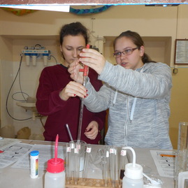 Na spojenej škole v novákoch chcú zábavnou formou spopularizovať chemické odborné vzdelávanie - DSCN2332