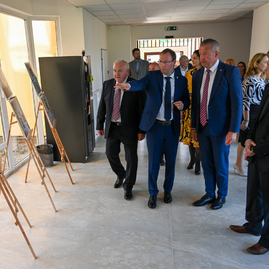 Zväčšiť fotografiu - Na trenčianskej univerzite začali akademický rok vo vynovených priestoroch