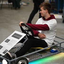 Zväčšiť fotografiu - Na trenčianskom robotickom dni sa predstavilo viac ako sto dvadsať robotov - NZ7_0120
