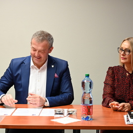 Zväčšiť fotografiu - Na župe zasadol mládežnícky parlament s novým vedením