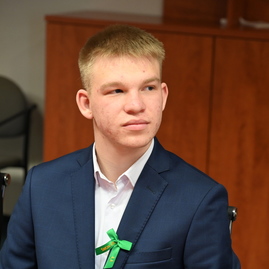 Zväčšiť fotografiu - Na župe zasadol mládežnícky parlament s novým vedením