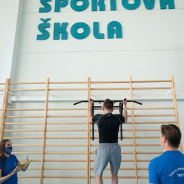 Zväčšiť fotografiu - Na župné stredné školy sa hlási viac ako 3 100 uchádzačov, voľných je ešte 500 miest - 20200519_TSK_minister_Grohling_001_073w