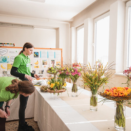 Zväčšiť fotografiu - Nádejné floristky z celého slovenska súťažili v pruskom - TSK_SOŠ Pruské_súťaž_mini-19