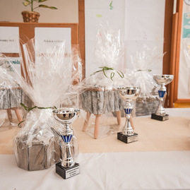 Zväčšiť fotografiu - Nádejné floristky z celého slovenska súťažili v pruskom - TSK_SOŠ Pruské_súťaž_mini-3