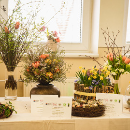 Zväčšiť fotografiu - Nádejné floristky z celého slovenska súťažili v pruskom - TSK_SOŠ Pruské_súťaž_mini-92