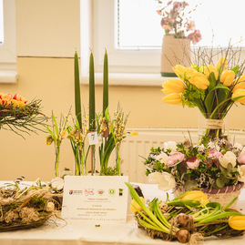 Zväčšiť fotografiu - Nádejné floristky z celého slovenska súťažili v pruskom - TSK_SOŠ Pruské_súťaž_mini-93