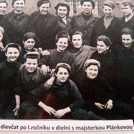 Zväčšiť fotografiu - Nahliadnite do histórie strojárstva počas narodenín soš trenčín - Foto historické (4)(1)