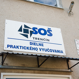 Zväčšiť fotografiu - Nahliadnite do histórie strojárstva počas narodenín soš trenčín - TSK_SOŠ TN_mini (29)